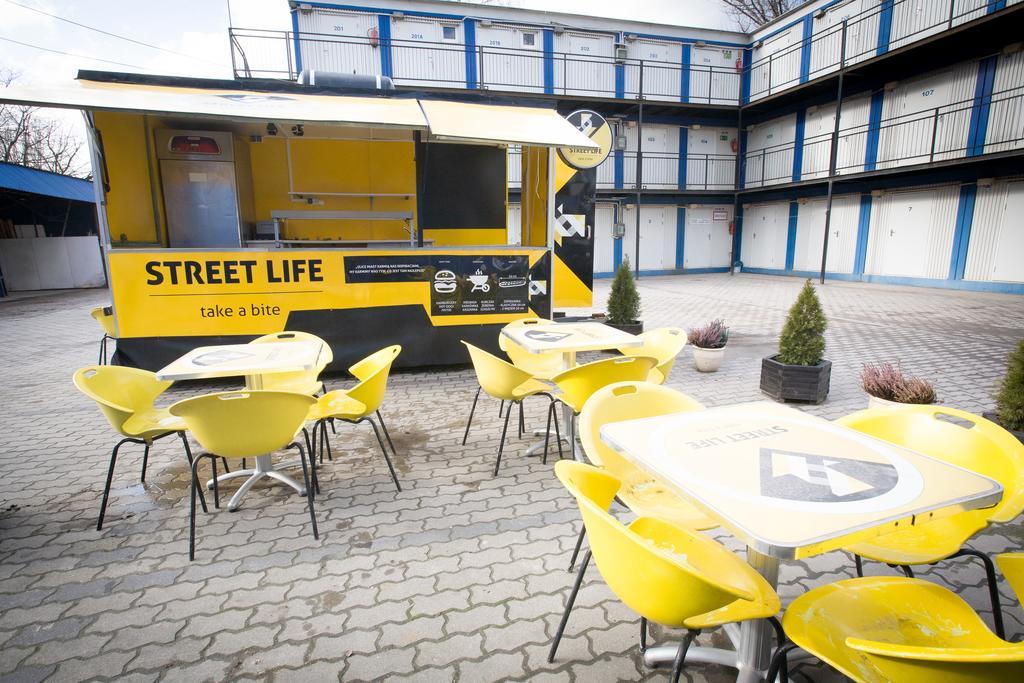 Hostel Metro Warsaw Exterior photo