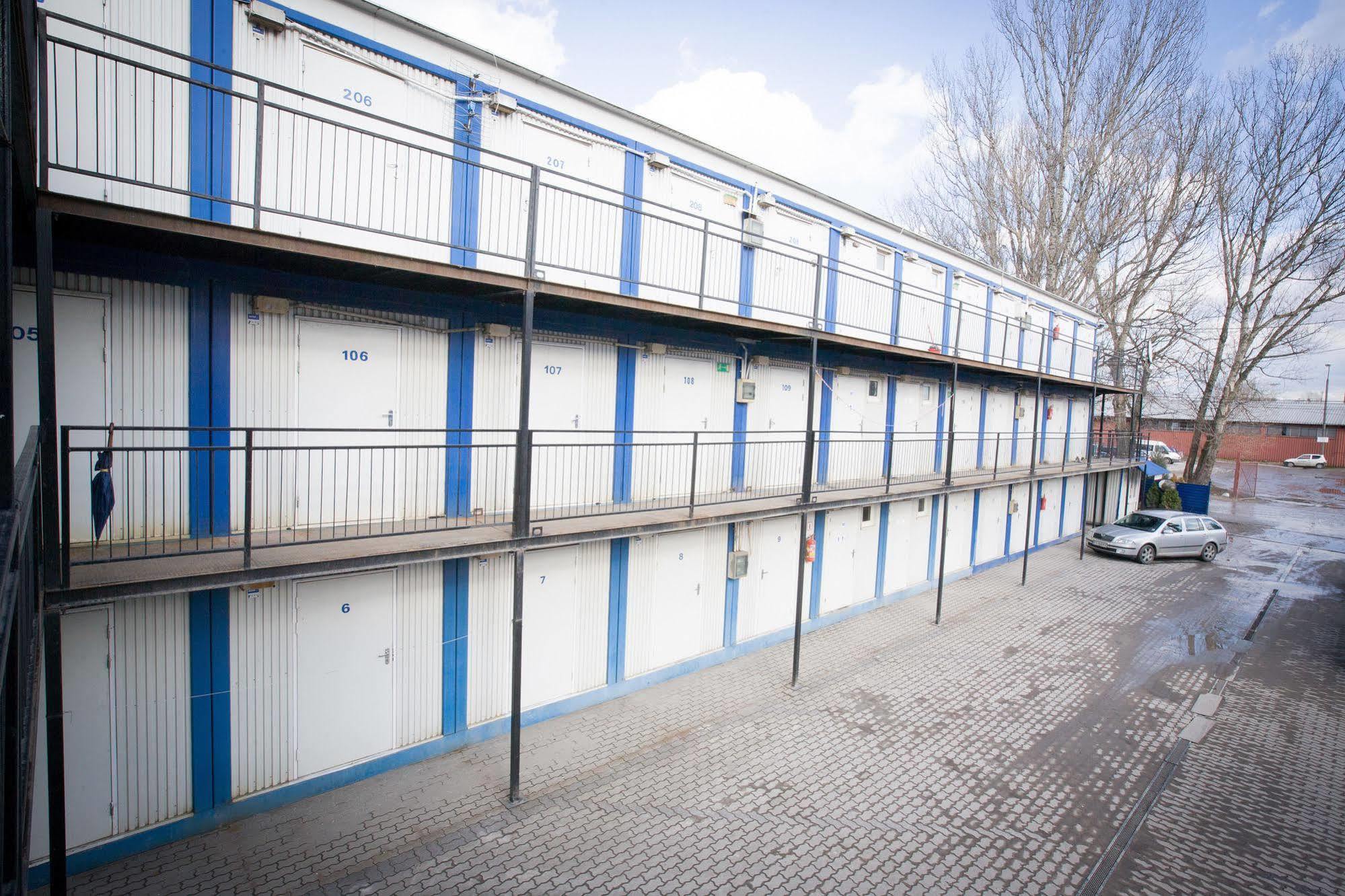 Hostel Metro Warsaw Exterior photo